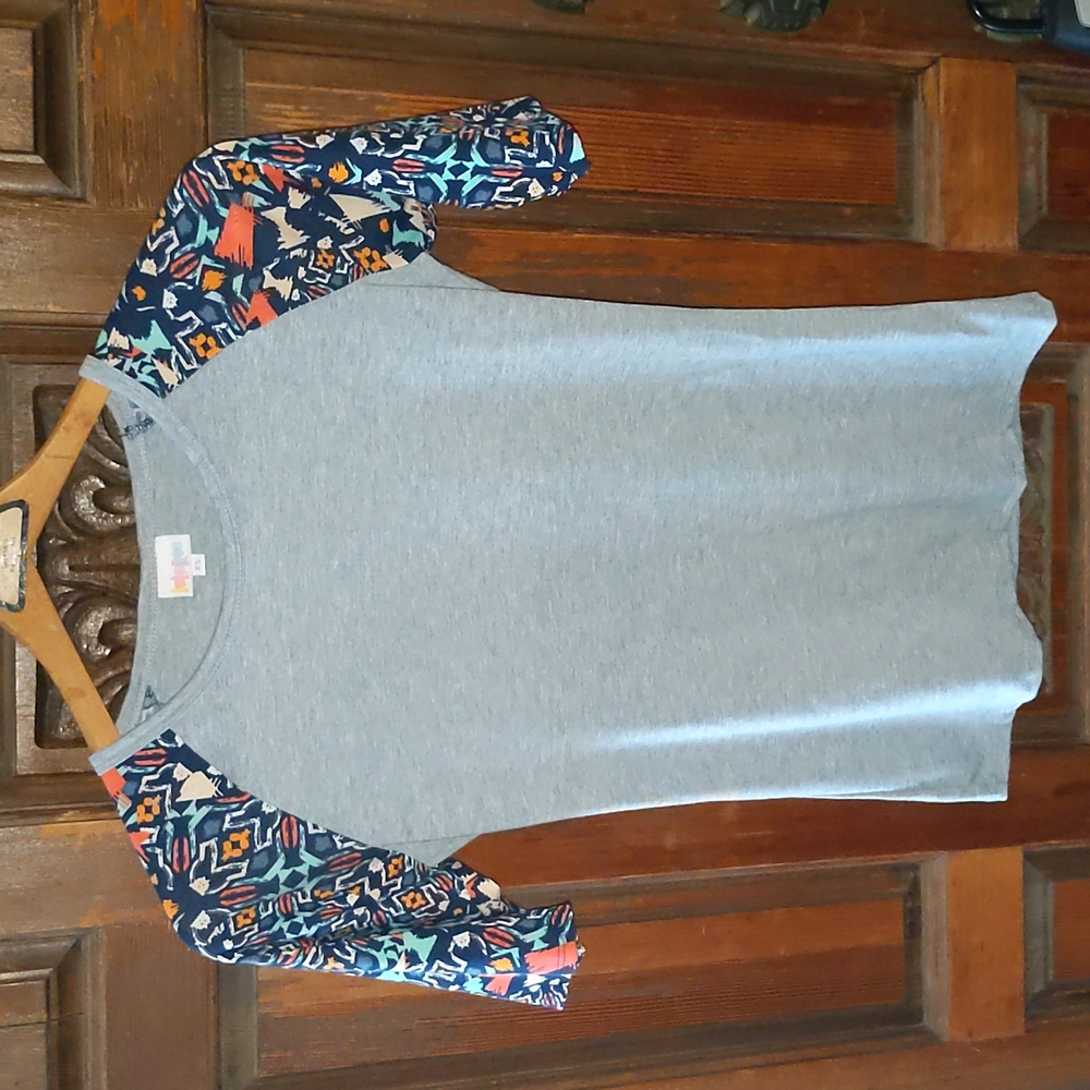 LuLaRoe half sleeve shirt